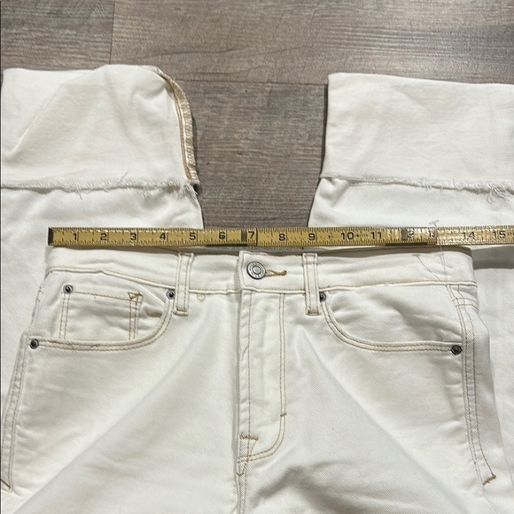 Kensie Vintage Luxe White Cream cropped Jeans with raw hem size 2/26 - Picture 4 of 10